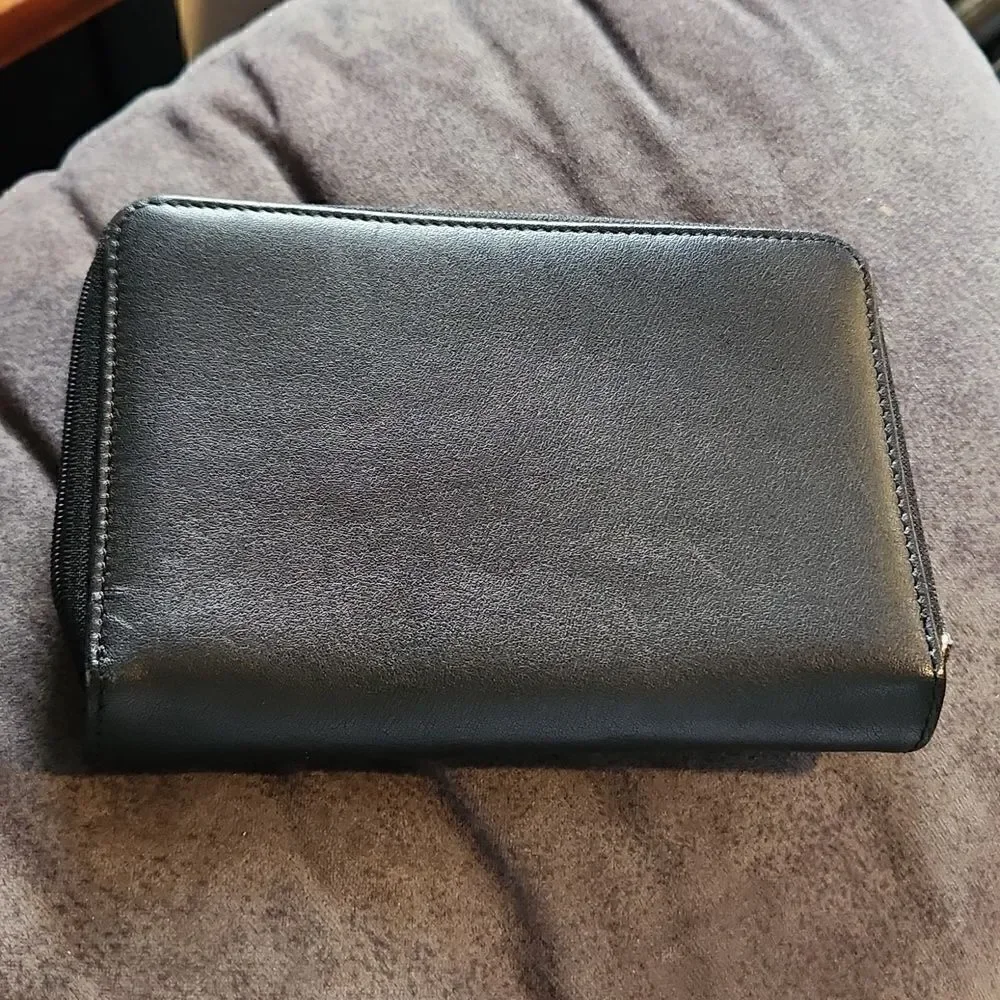 Italian black wallet bramani Italian design with snap and zipper section EUC